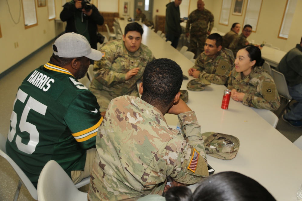 Green Bay Packers 2019 Tailgate Tour visits with Soldiers at Fort