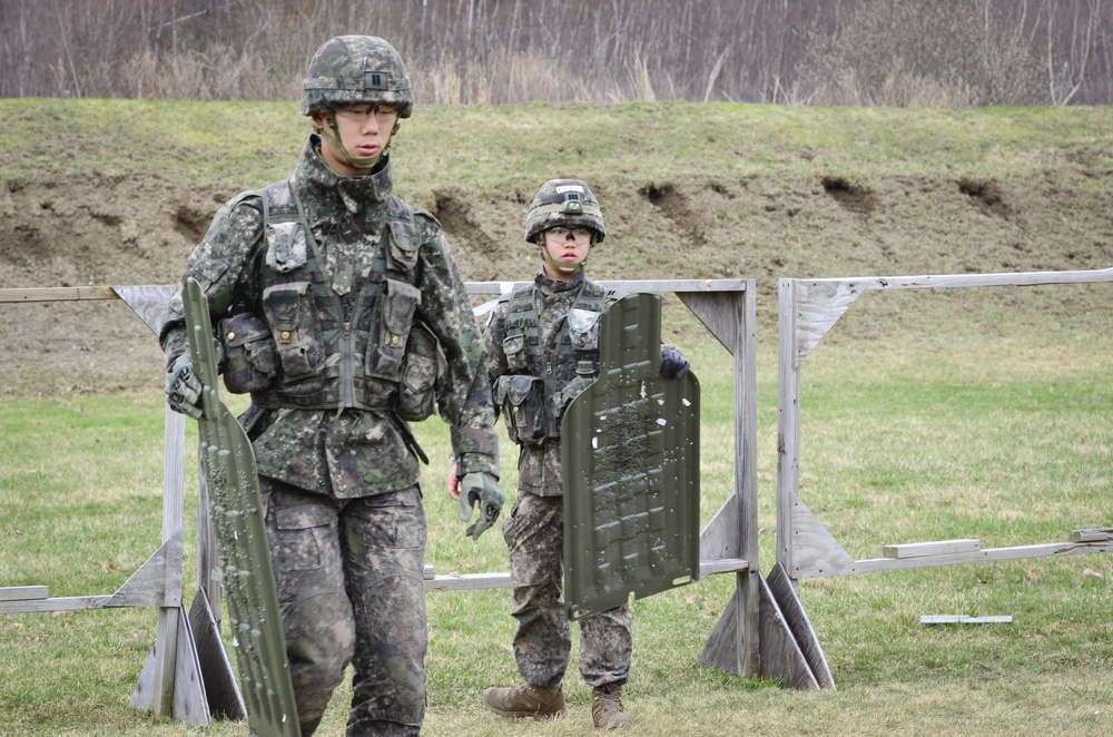Competitors from the Korea Military Academy prepare for Sandhurst