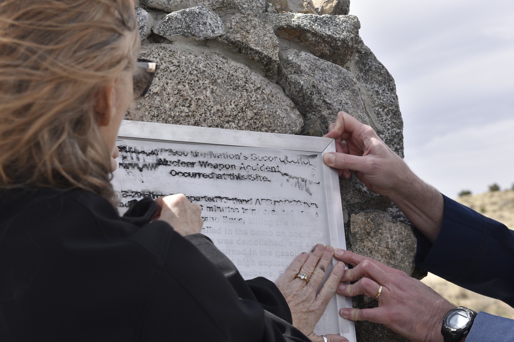 Kirtland honors marker dedicated to B-29 aircrew