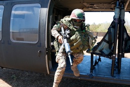 Balikatan 2019: U.S. and Philippine Special Forces work “Shoulder to Shoulder”