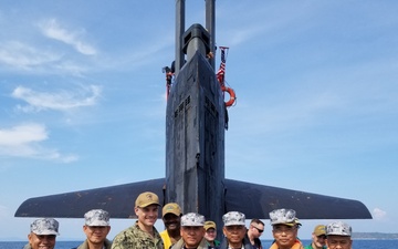 U.S. Navy submarine hosts Royal Thai Navy dignitaries during Exercise Guardian Sea