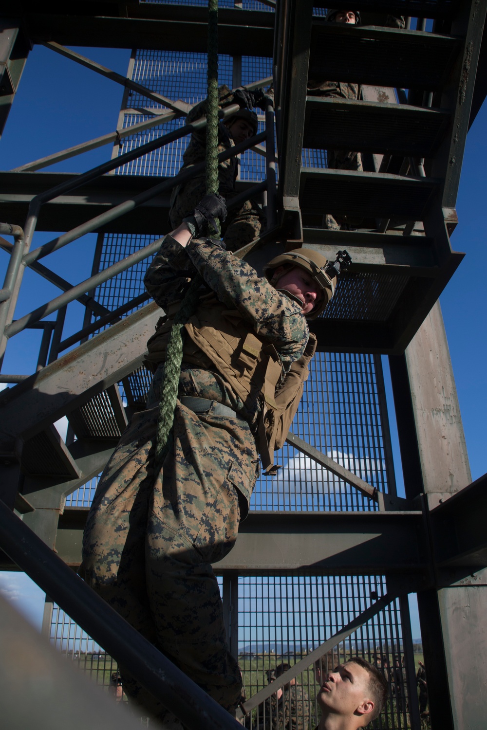 Charlie Company conducts fast-rope training