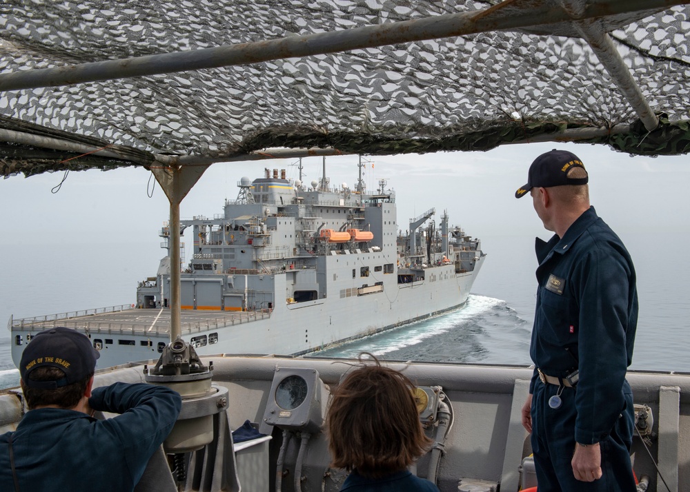 DVIDS - Images - USS Fort McHenry conducts replenishment-at-sea [Image ...