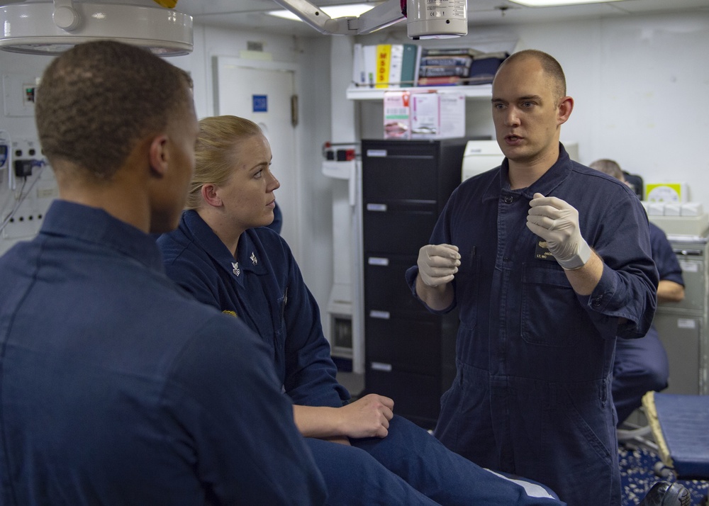 USS Fort McHenry conducts medical training