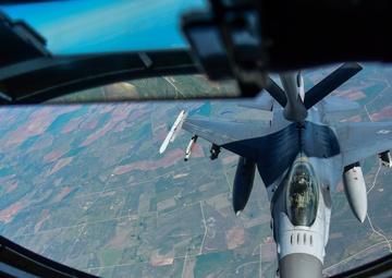 349th ARS Practices Refueling with Chem Gear