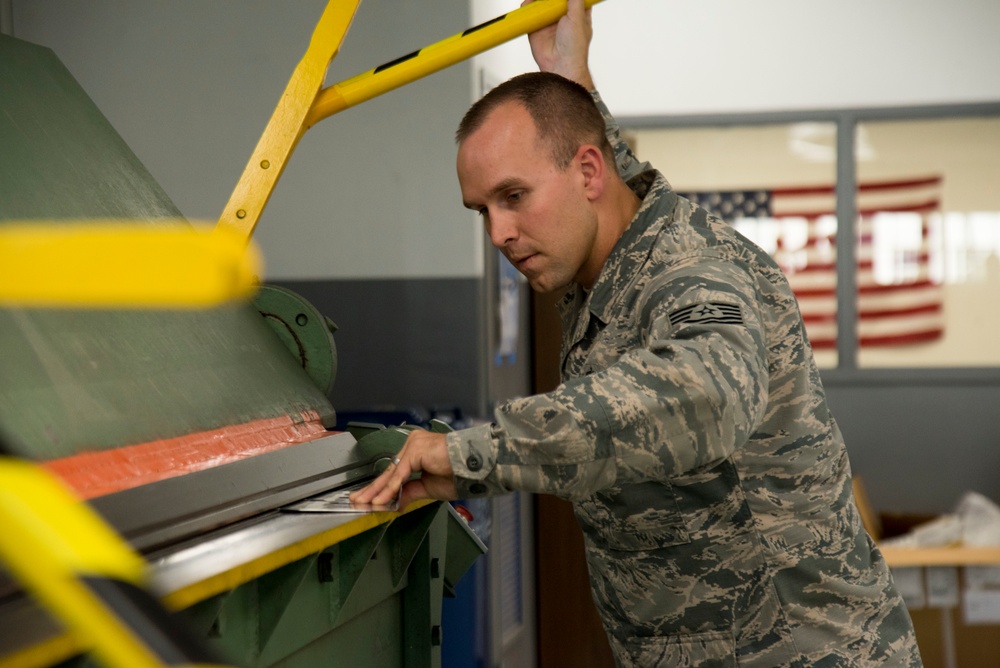 Busch Gardens Tampa Bay employees visit 6th Maintenance Squadron
