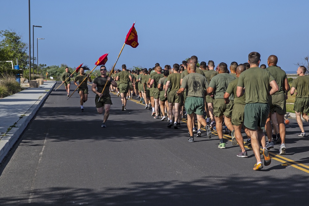 Headquarters and Support Battalion conducts a battalion run