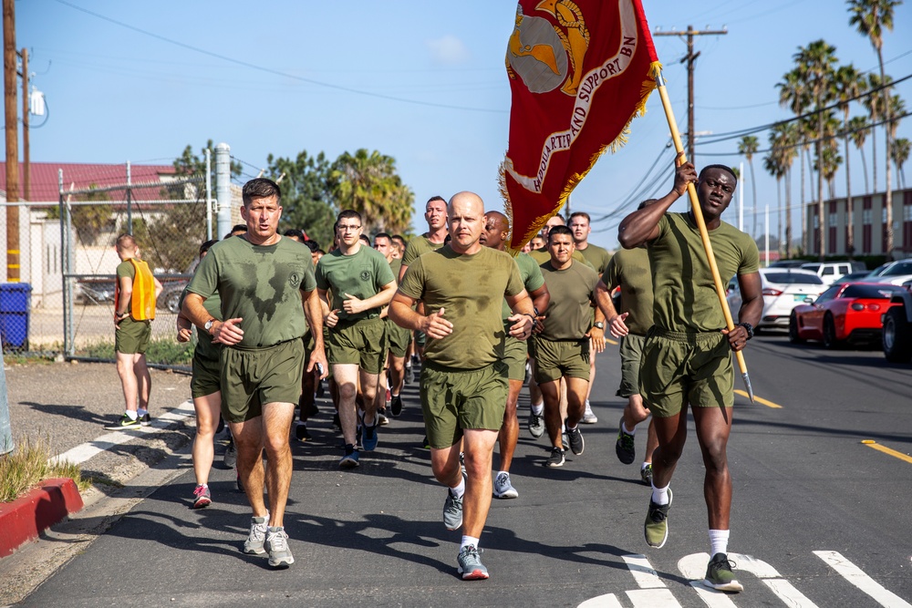 Headquarters and Support Battalion conducts a battalion run