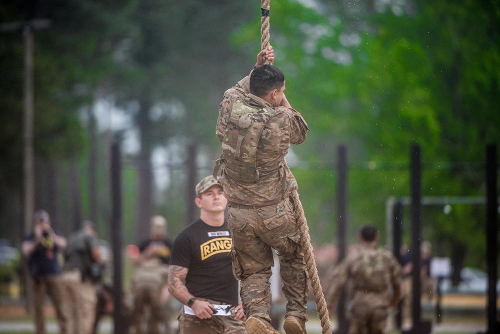 DVIDS - Images - Rope climb, Malvesti Field obstacle course [Image