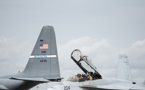 Kentucky Air National Guard plays host to military aircraft for Thunder Over Louisville
