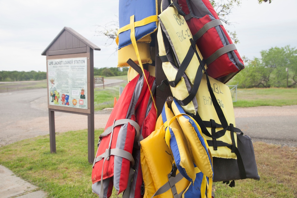 Corps, Volunteers Row and Tell at Black Butte Lake