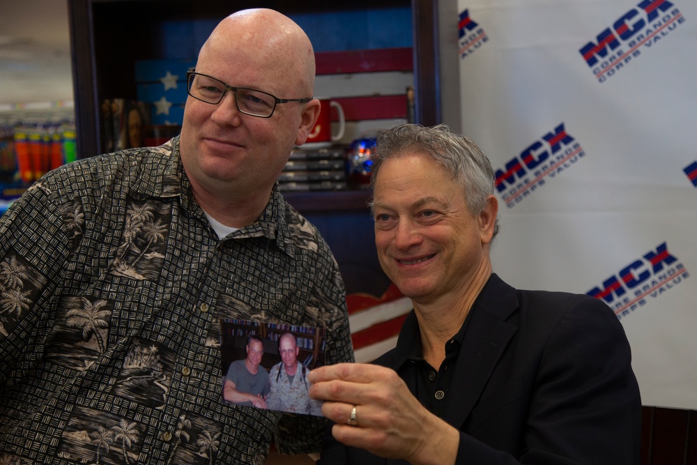 Gary Sinise meet and greet MCB Camp Pendleton