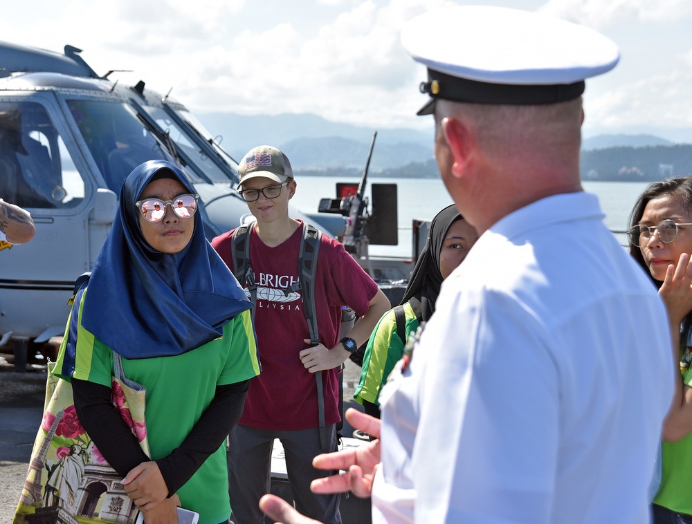 USS Blue Ridge hosts tour for local school children