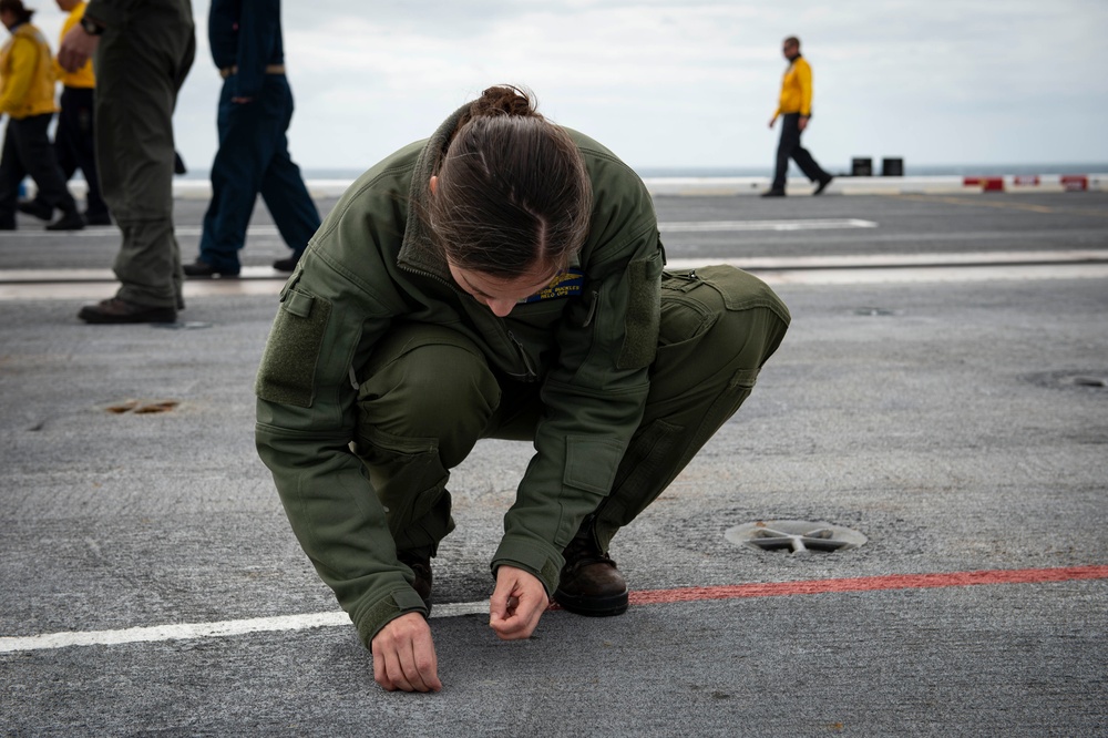 USS Dwight D. Eisenhower (CVN 69)