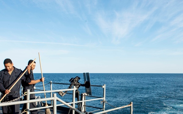 USS Dwight D. Eisenhower (CVN 69)