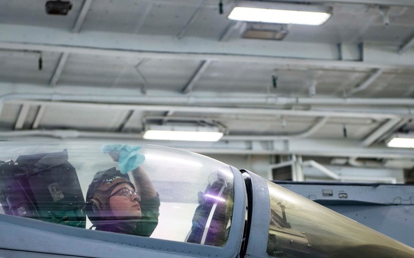 USS Dwight D. Eisenhower (CVN 69)