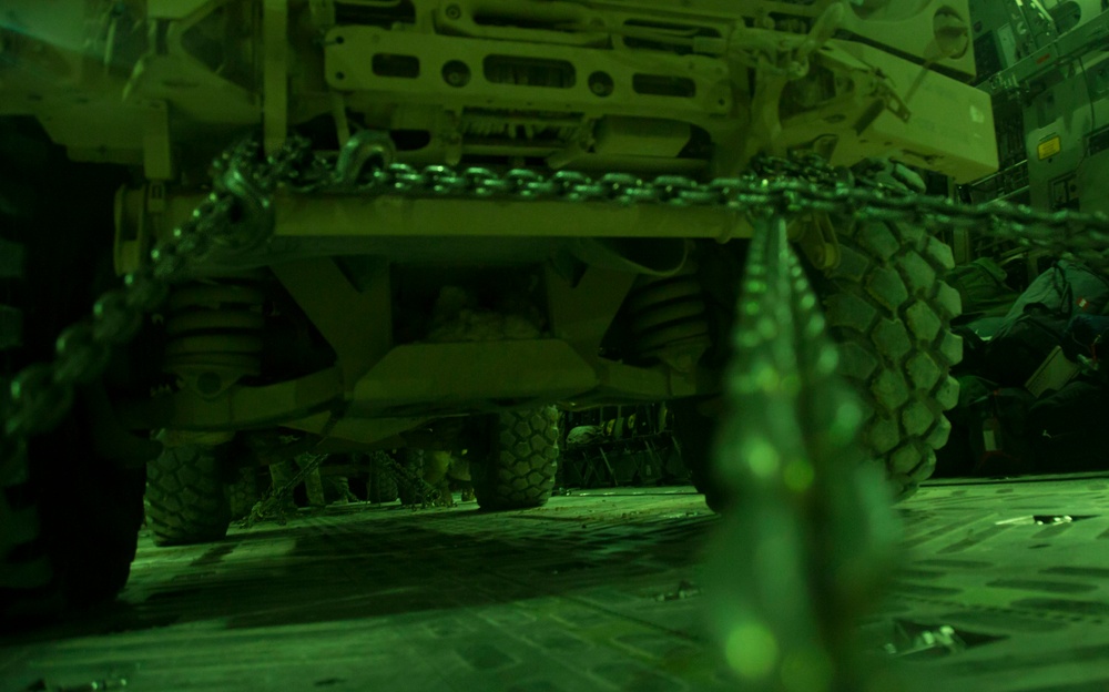 Marines, Airmen load MATV for transport: SPMAGTF-CR-CC 19.1