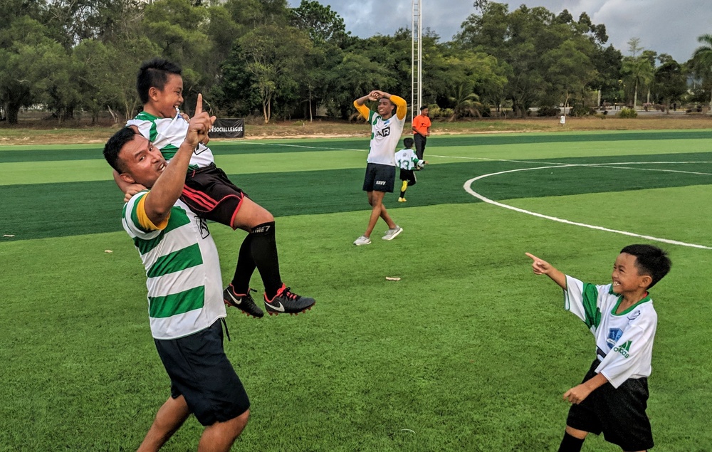 Sailors volunteer at the Seri Mengasih Center during a U.S. 7th Fleet Flagship USS Blue Ridge community relations event in Kota Kinabalu, Malaysia