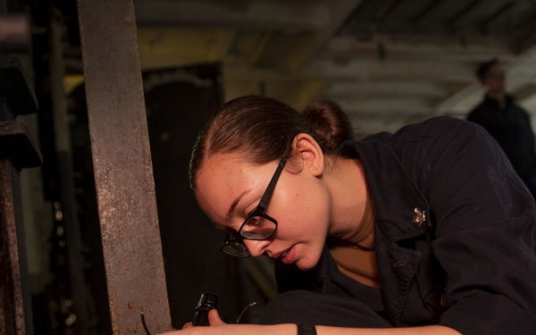 USS Dwight D. Eisenhower (CVN 69)