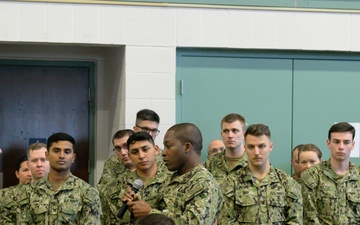 Chief of Navy Reserve Vice Adm. Luke McCollum Visits NOSC Fort Worth