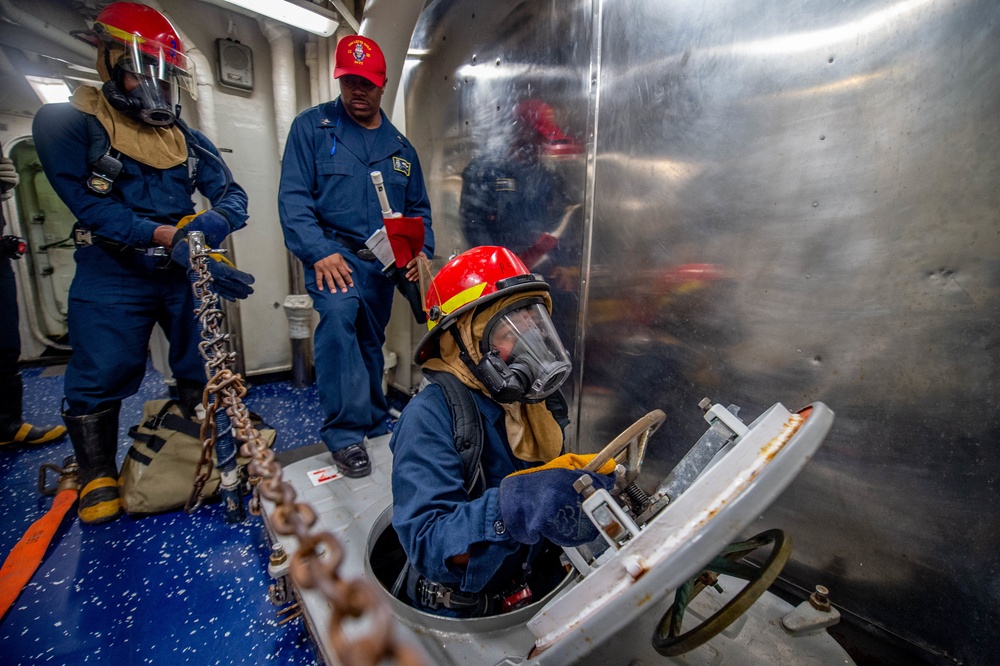 USS Leyte Gulf Goes Underway for Deployment