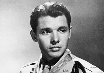 Soldier's struggles underscore Sergeant Audie Murphy Club induction