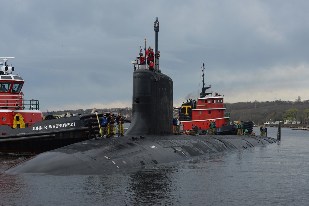 USS John Warner (SSN 785) Arrives in Groton