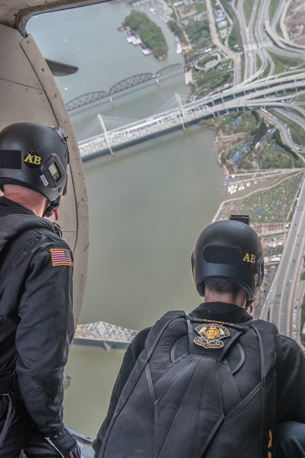 Kentucky Air National Guard plays host to military aircraft for Thunder Over Louisville