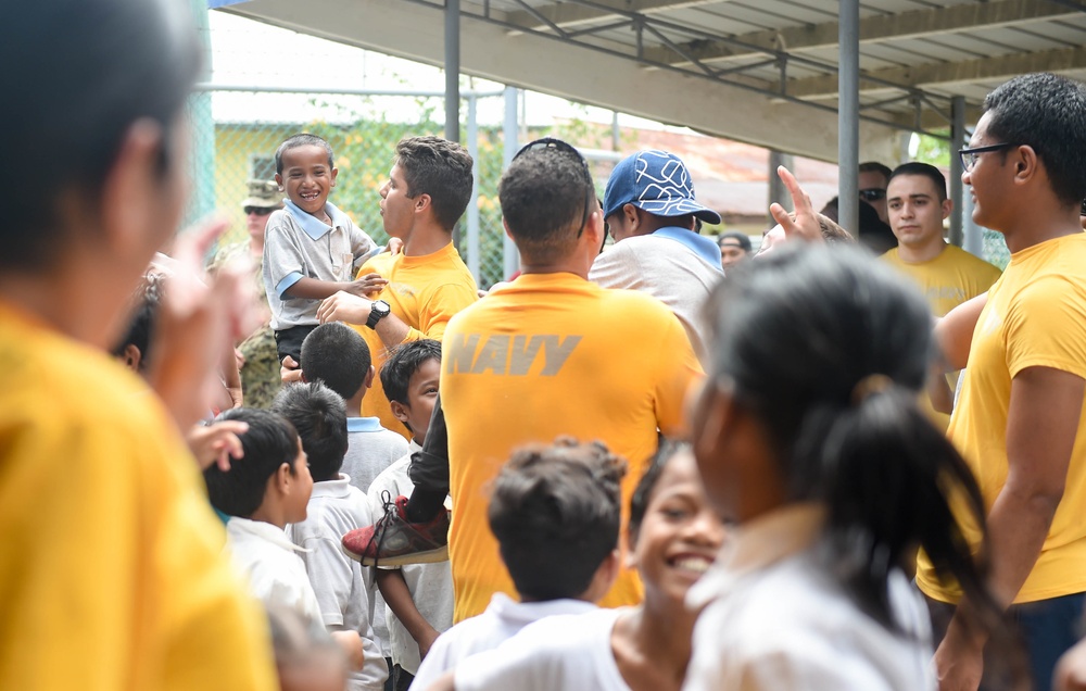 Pacific Partnership 2019 Holds Community Events at Chuuk Schools