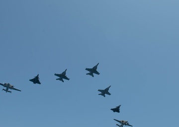 The Charles de Gaulle Carrier Strike Group and the John C. Stennis Carrier Strike Group conduct operations at sea