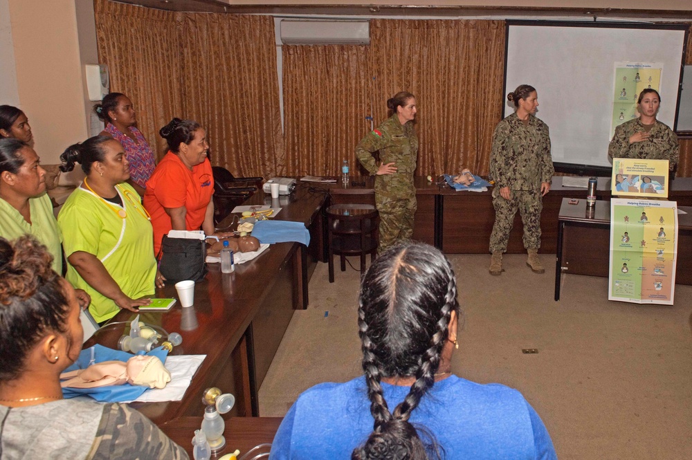 Medical side-by-side at Chuuk Hospital