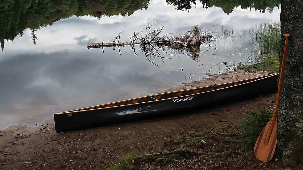 One-person canoe