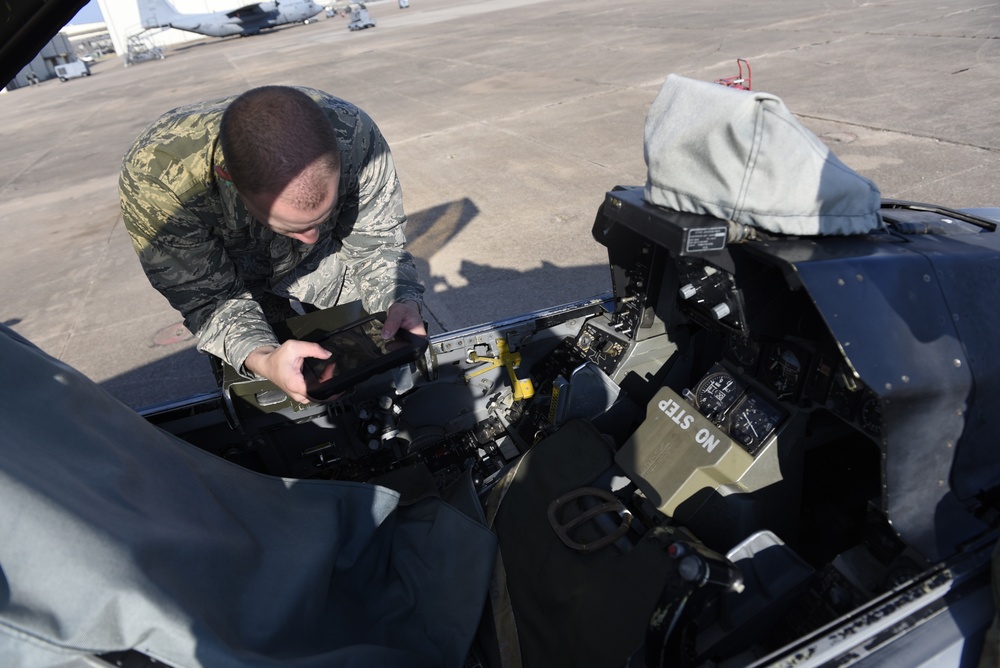 362nd Training Squadron F-16 crew chief apprentice course