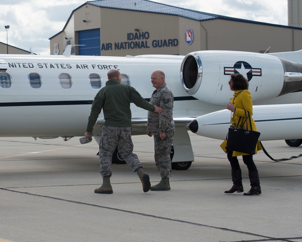 ACC Commander visits the IDANG