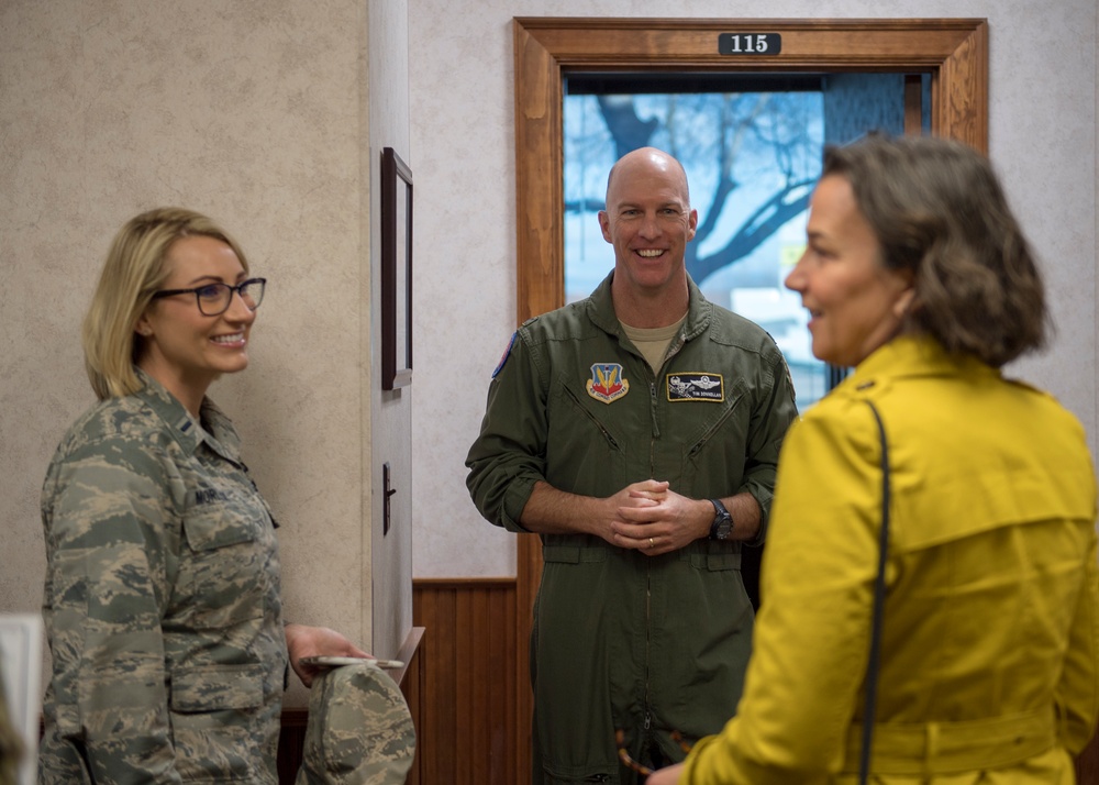 ACC Commander Visits Gowen