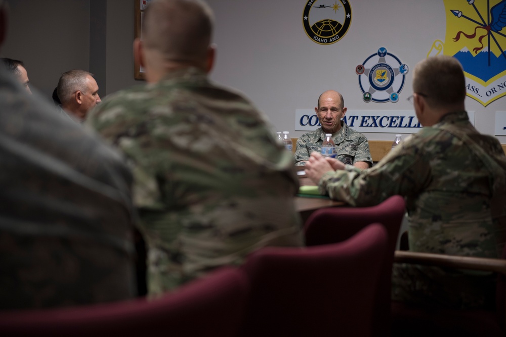 ACC Commander Visits Gowen