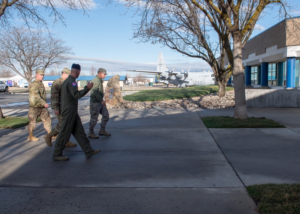 ACC Commander Visits Gowen