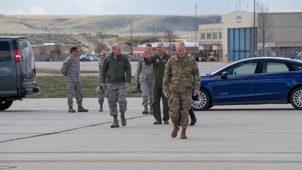 ACC Commander Visits Gowen