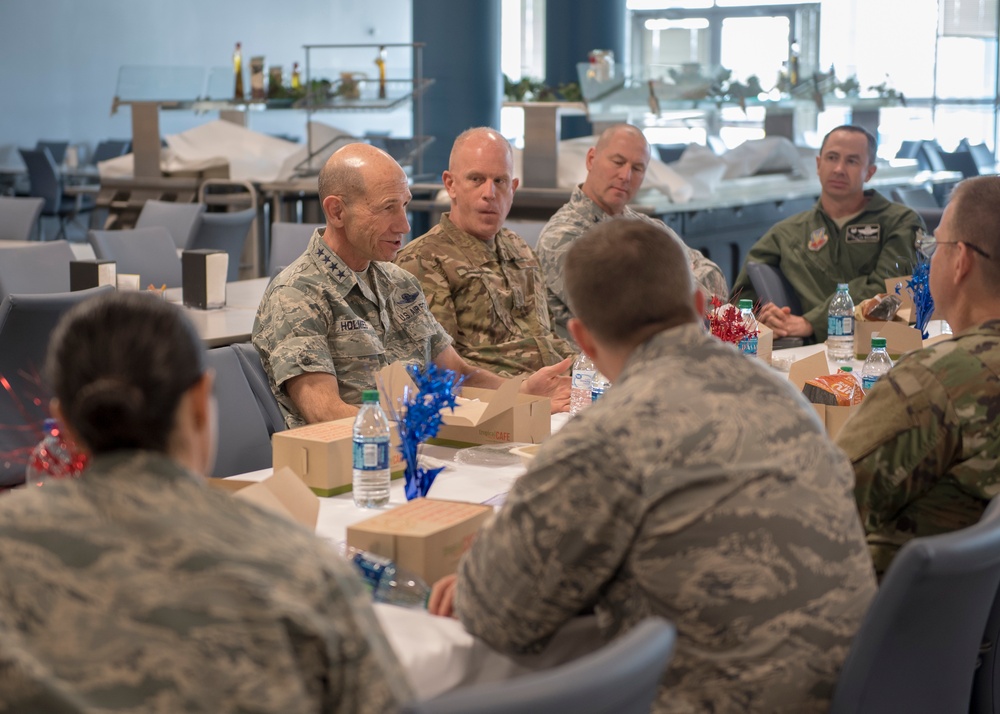 ACC Commander Visits Gowen