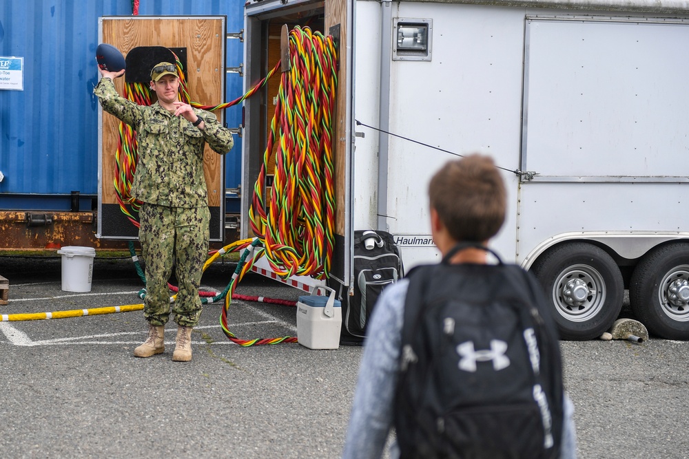 Sailors Assist with Kitsap Water Festival