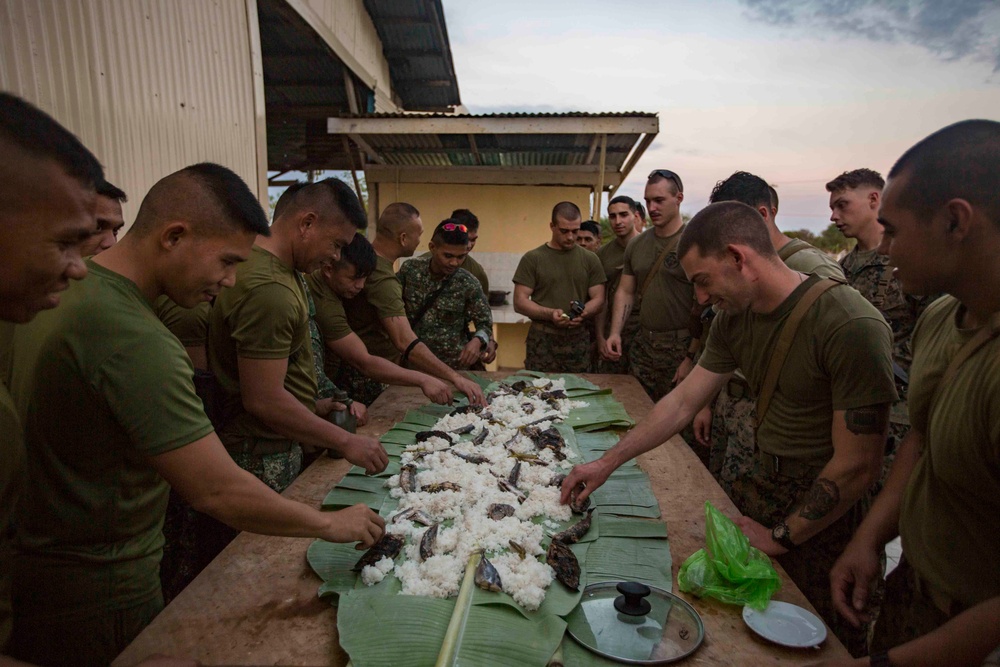 Balikatan 2019: Boodle Fight with the Philippine Marine Corps