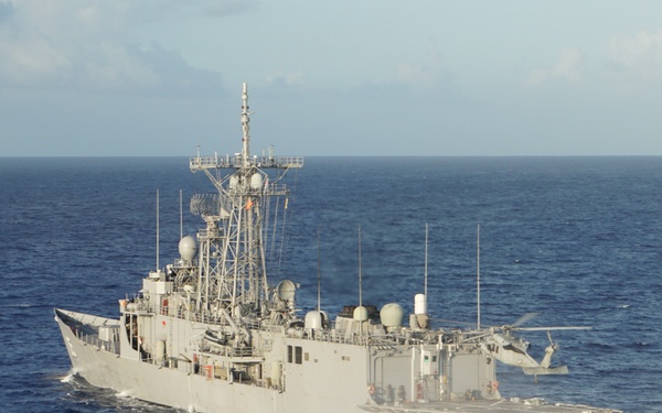 HSC-25, Royal Australian Navy train together