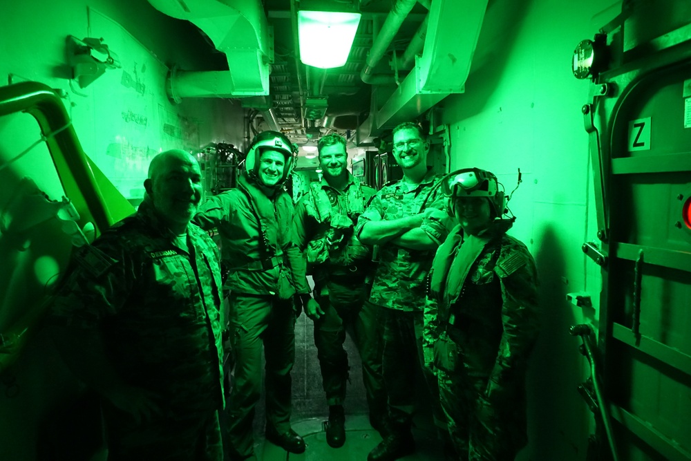 HSC-25, Royal Australian Navy train together