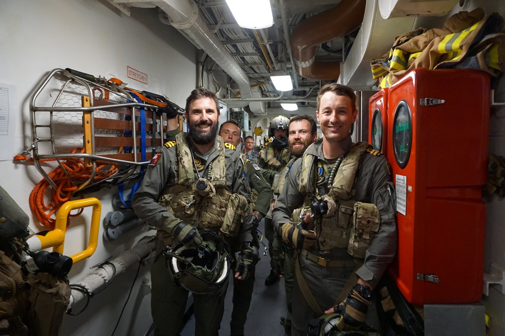 HSC-25, Royal Australian Navy train together