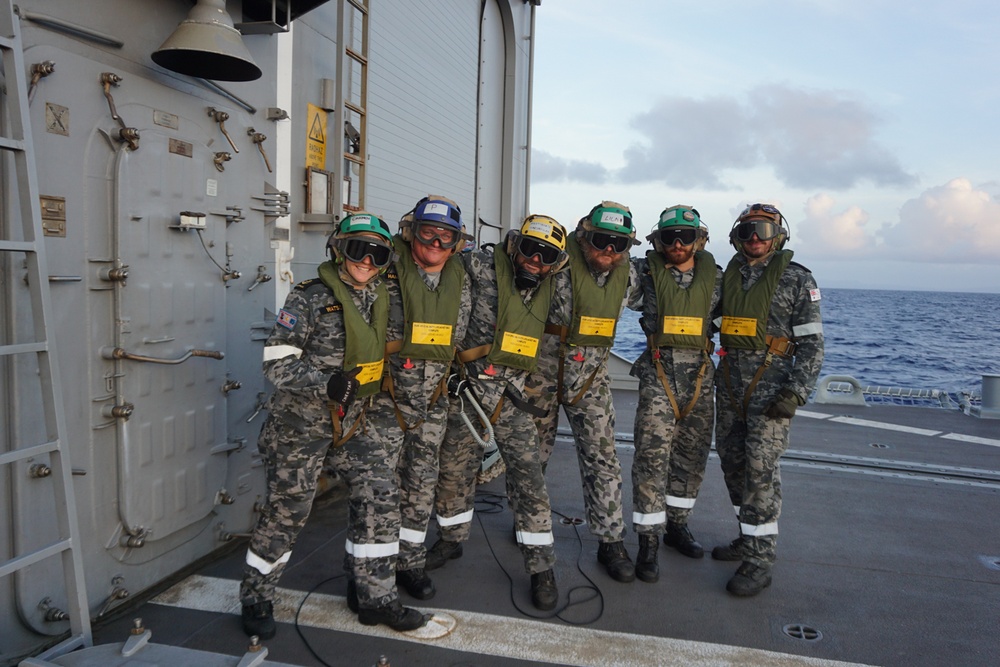 HSC-25, Royal Australian Navy train together