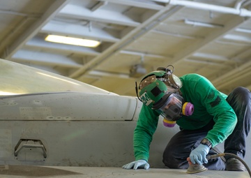 CLDJ tours USS Stennis