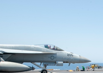 CLDJ tours USS Stennis