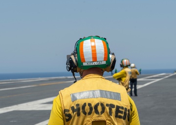 CLDJ tours USS Stennis