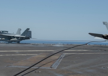 CLDJ tours USS Stennis