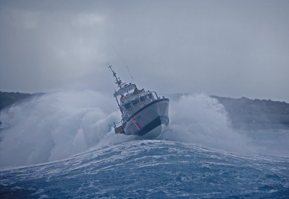 Coast Guard conducts surf training